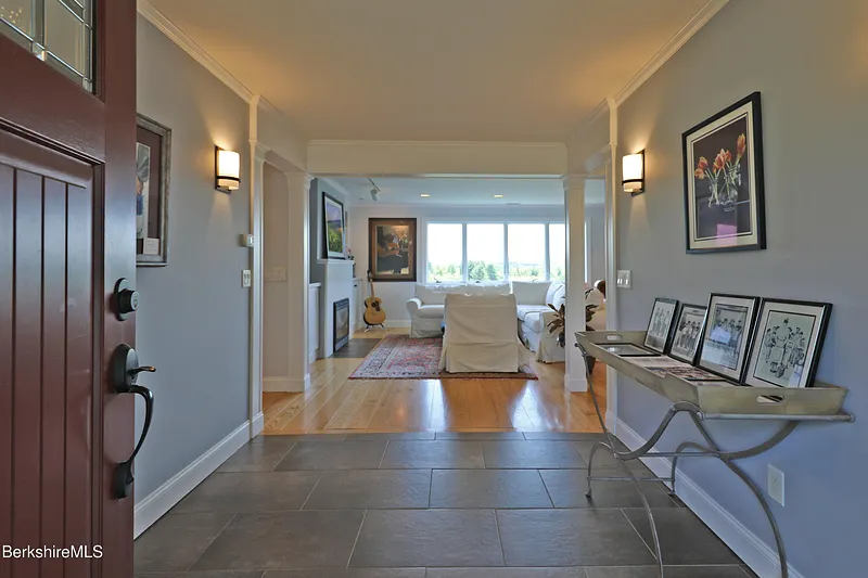 154 Plunkett St Photo 5
