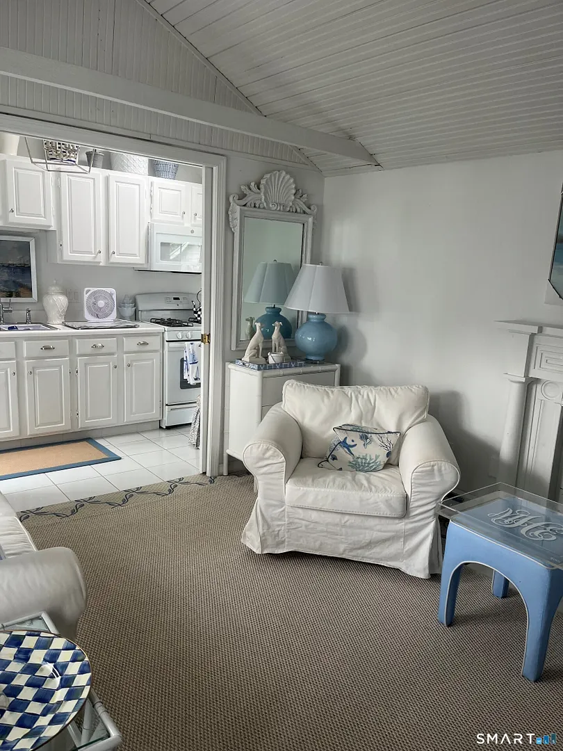 Essex Rental Photo 9