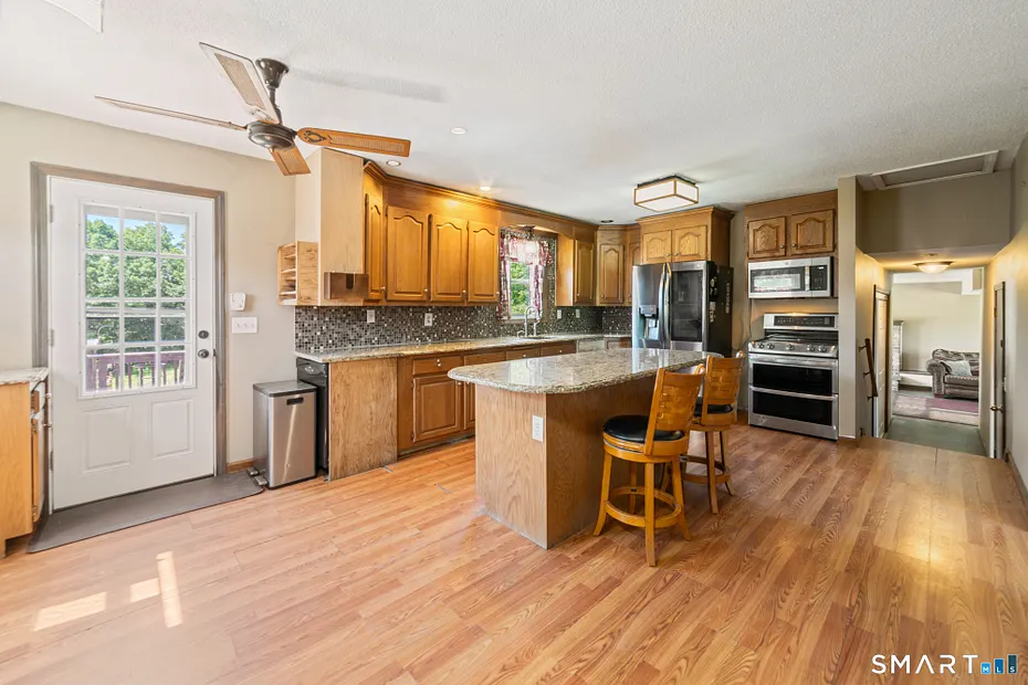 28 Charter Oak Drive Photo 12