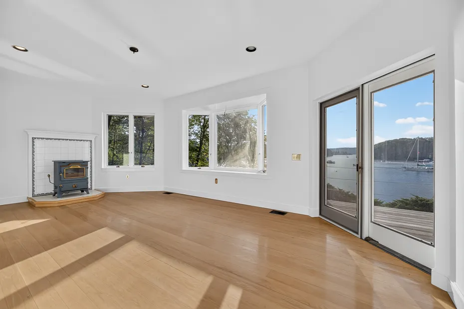 87 Cove Road Photo 16