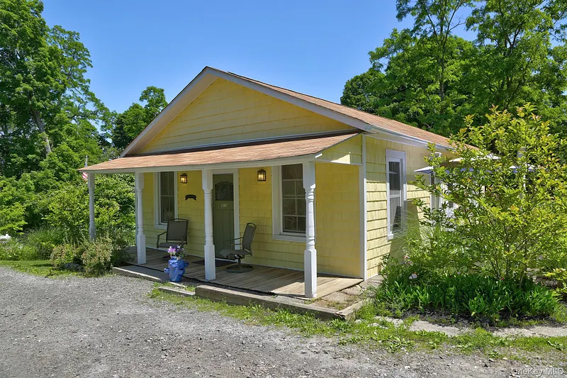 18 Stagecoach Lane Photo 33