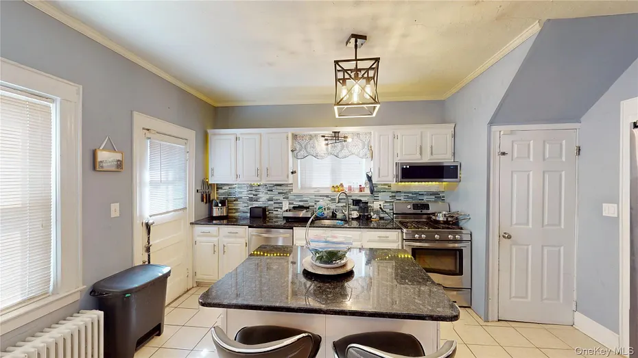 88 Grand Avenue Photo 9