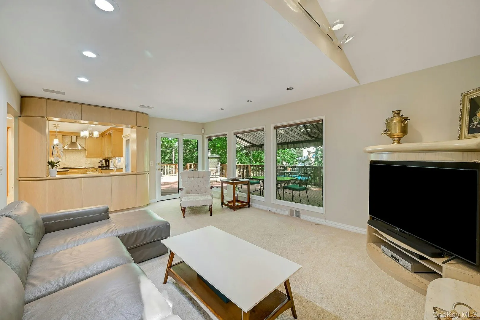 19 York Drive Photo 18