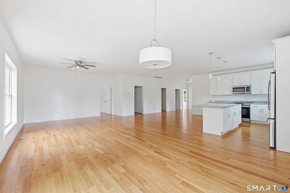 18 Spring Hill Lane Photo 14