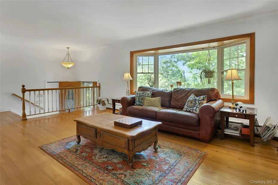 8 Woodland Road Photo 6
