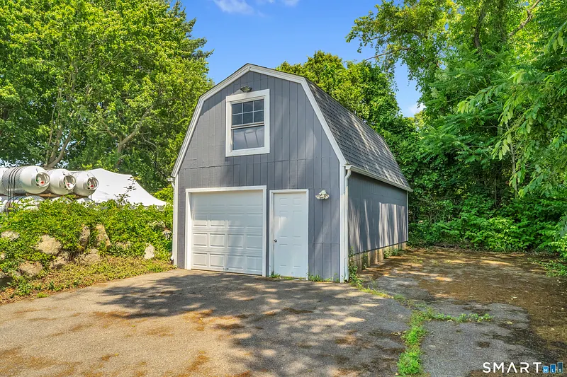 296 Mitchell Street Photo 27