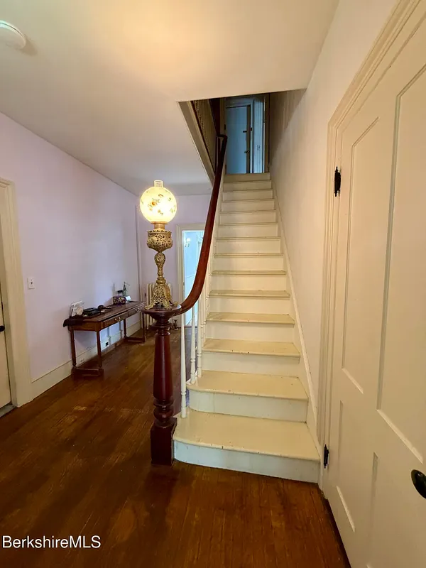 50 Buel St Photo 16