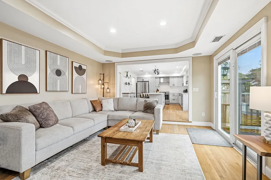 80 Third Avenue Photo 8