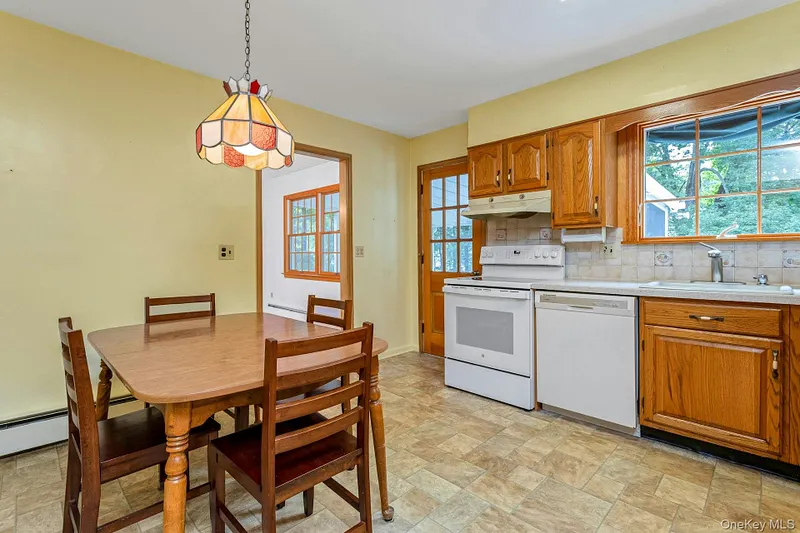 5 Spruce Pond Lane Photo 9