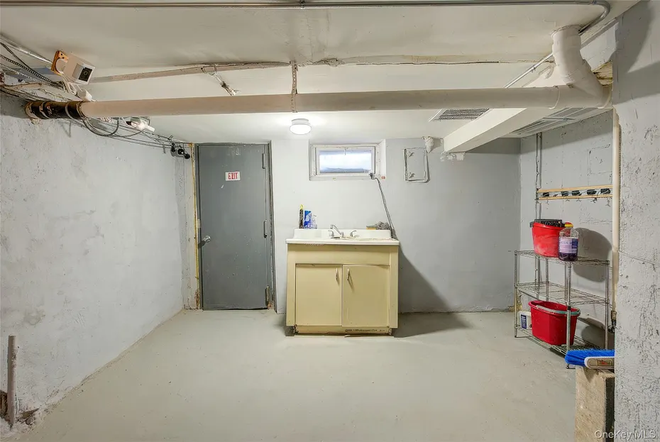 1718 Himrod Street Photo 28