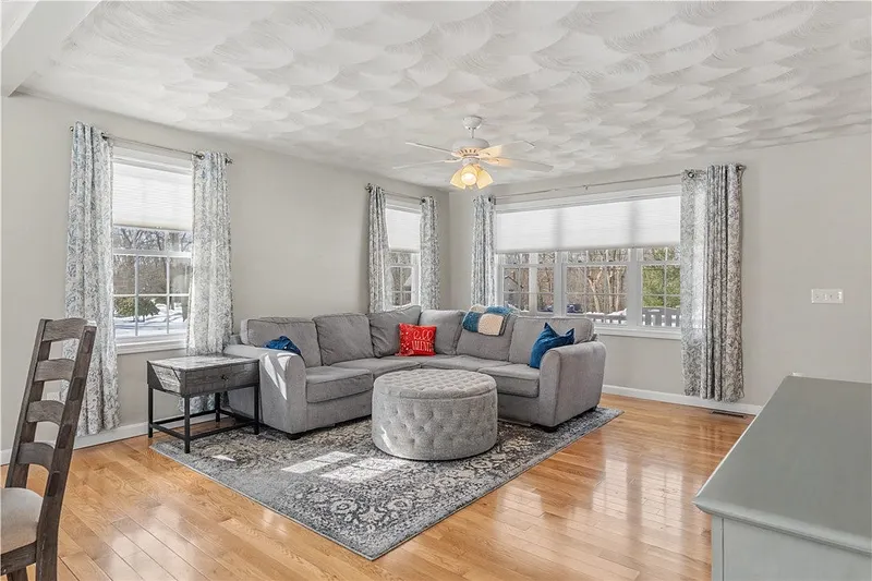 100 Franklin Road Photo 18
