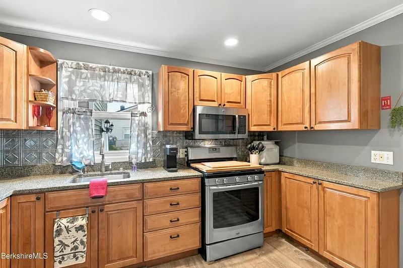 68 Doreen St Photo 18