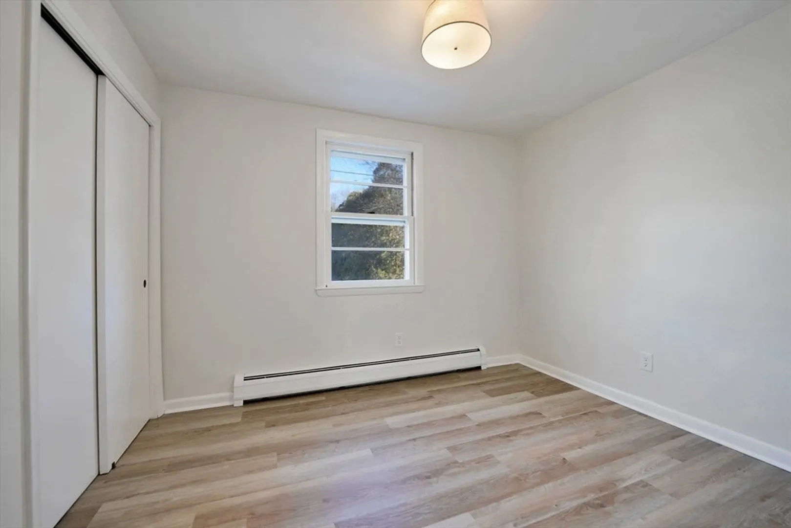 10 Saratoga St Photo 24