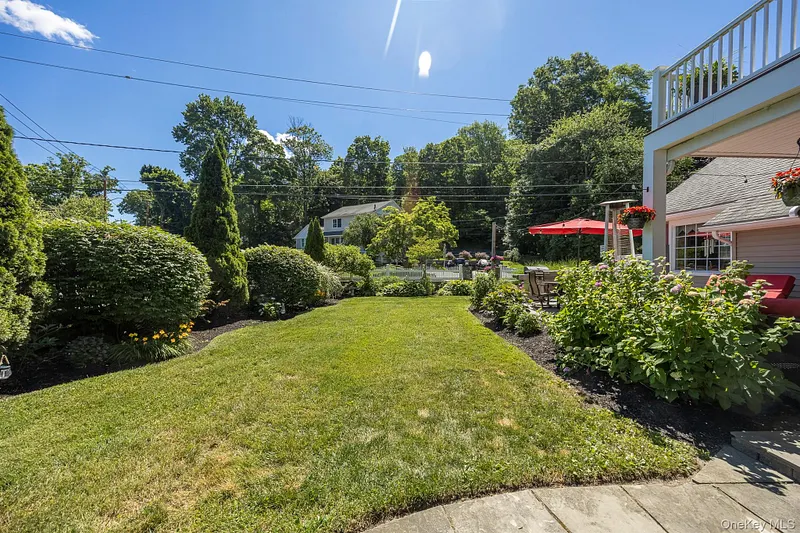 1 Colonial Drive Photo 36