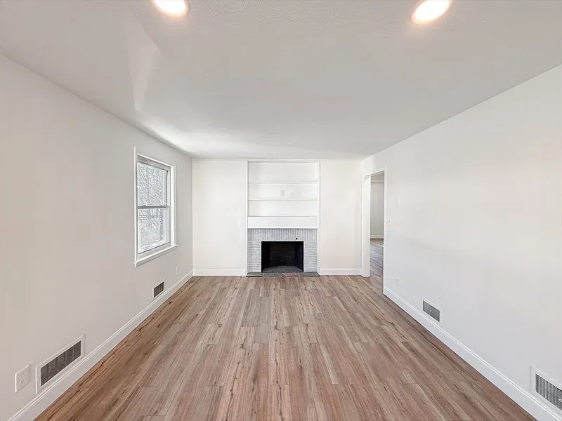 31 Millard Ave Photo 7