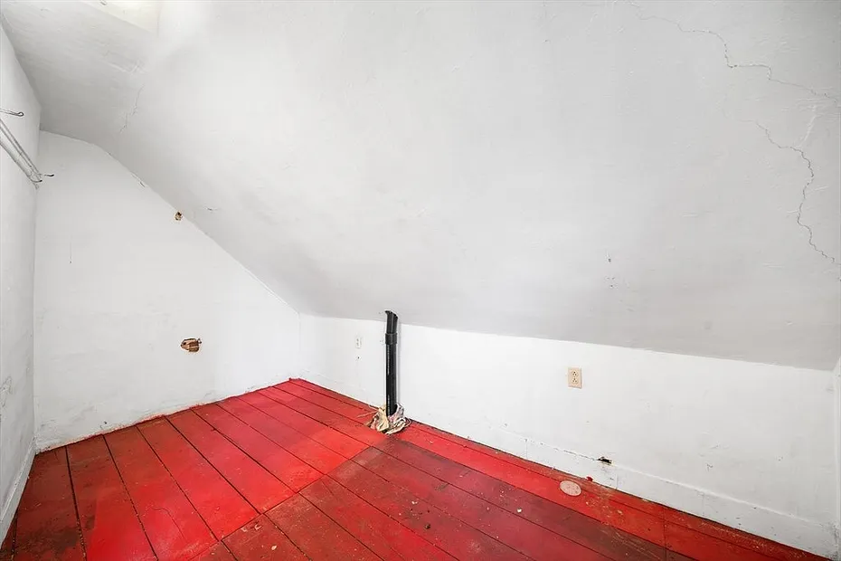 60 Ironstone St Photo 12