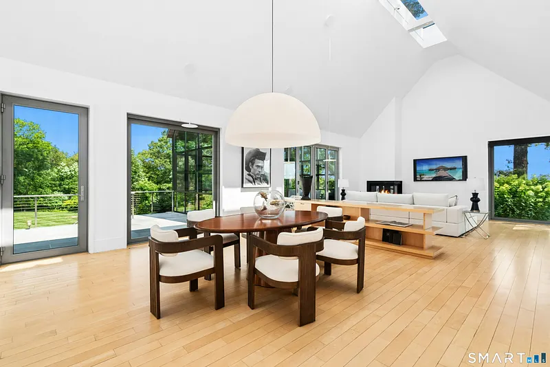 10 Dragonwood Lane Photo 13
