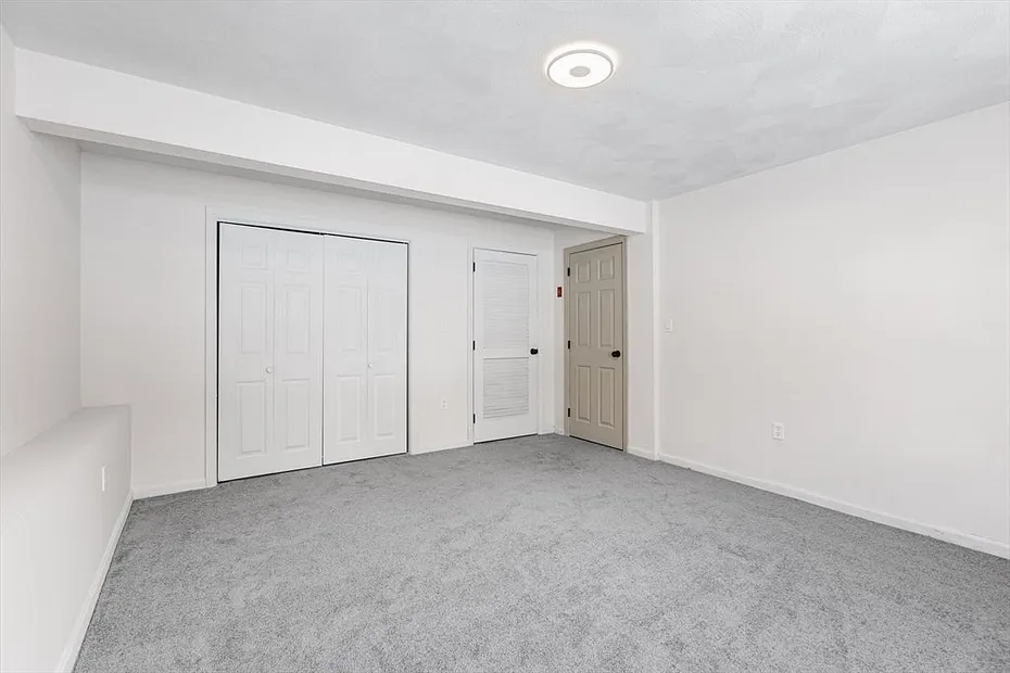 51 Belmont Ave Photo 18
