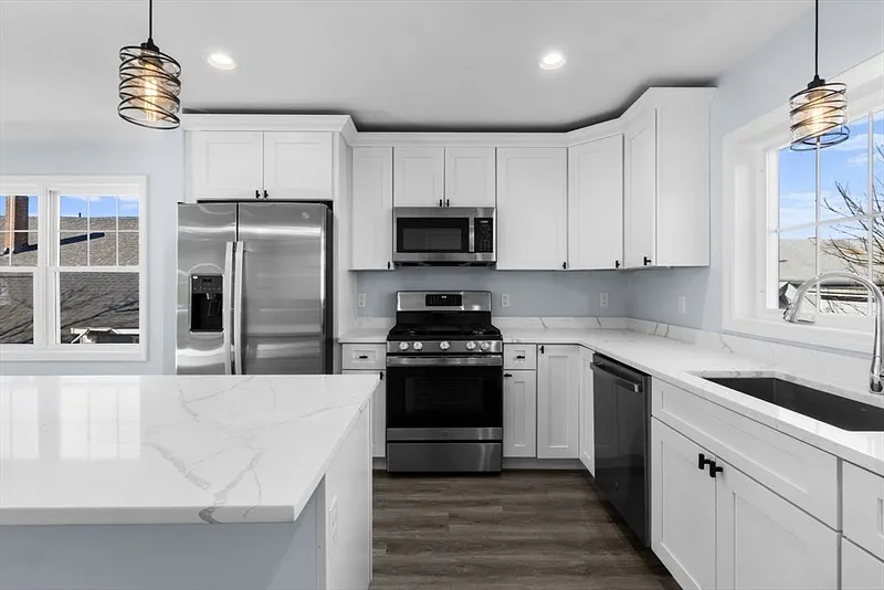 206 Durfee St. #1B Photo 2