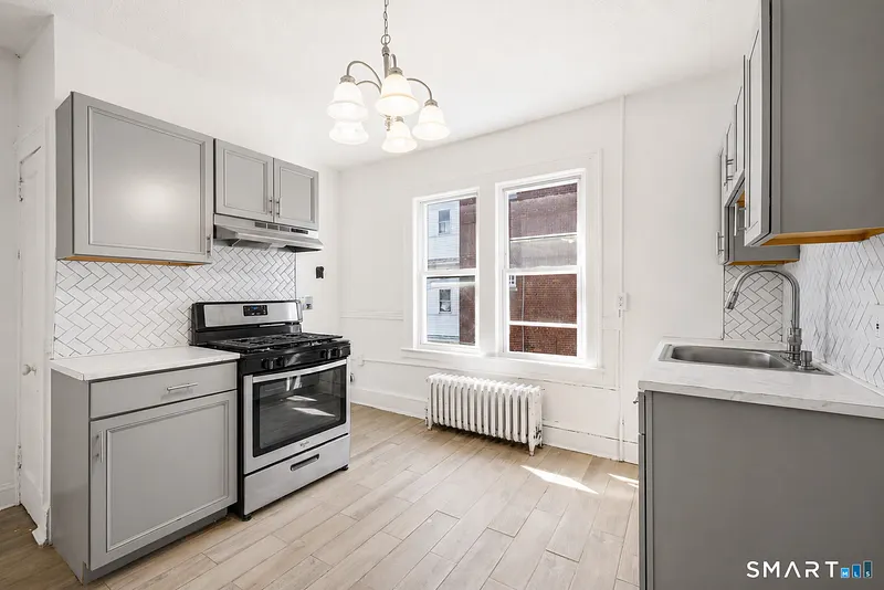 115 Baltimore Street  #2 Photo 4