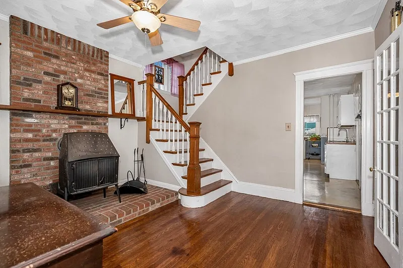 25 Wicklow Ave Photo 4