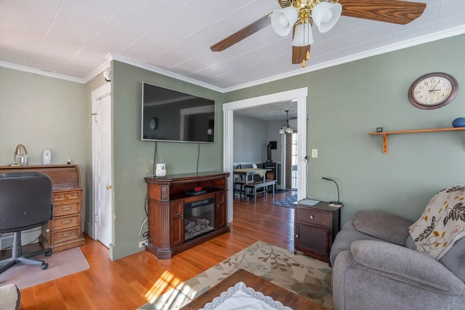 57 Ash Street Photo 17