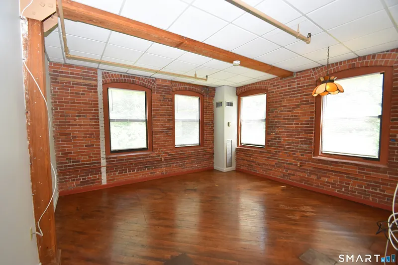 222 Williams Street East  #331 Photo 8