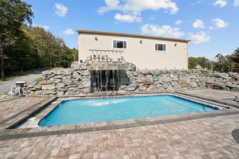 210 Grey Road Photo 42