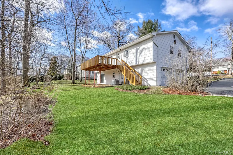 24 Gerke Avenue Photo 3