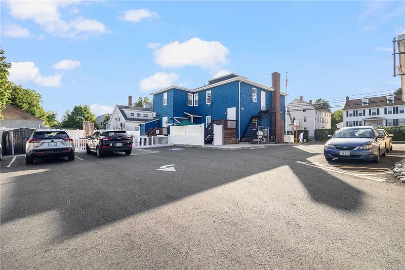 681 Providence Street Photo 9