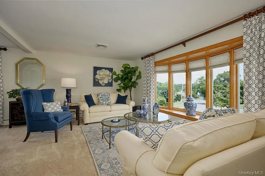 8 Carroll Drive Photo 12