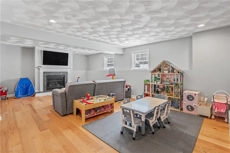 100 Franklin Road Photo 38