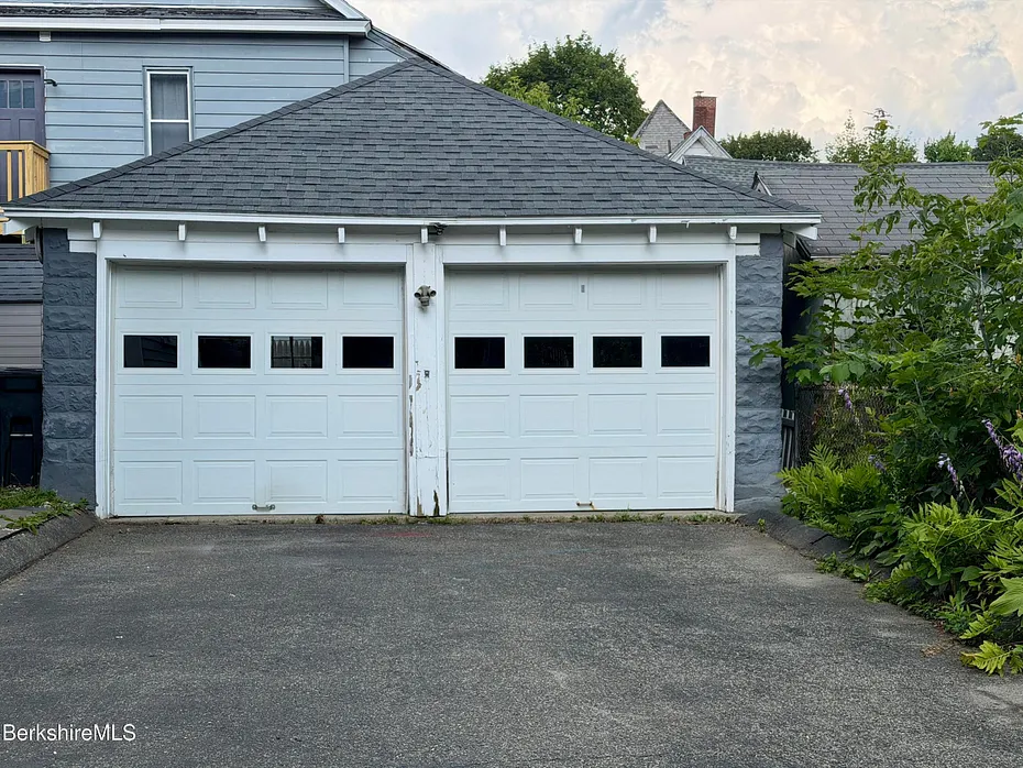 50 Buel St Photo 26