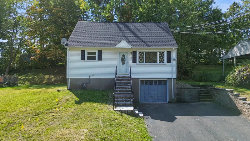 15 Christine Drive Photo 1