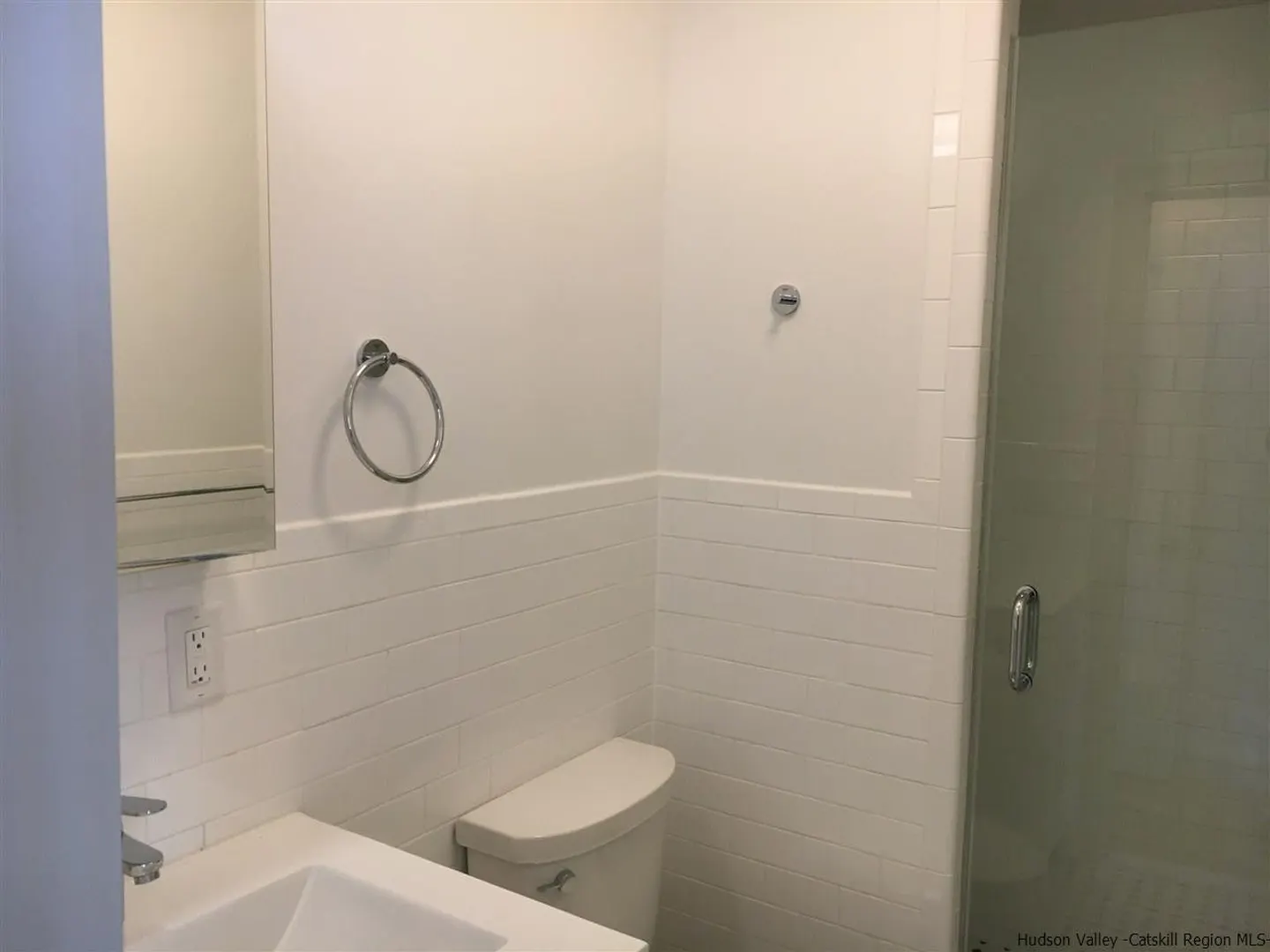 1091 Albany Post Road Photo 10