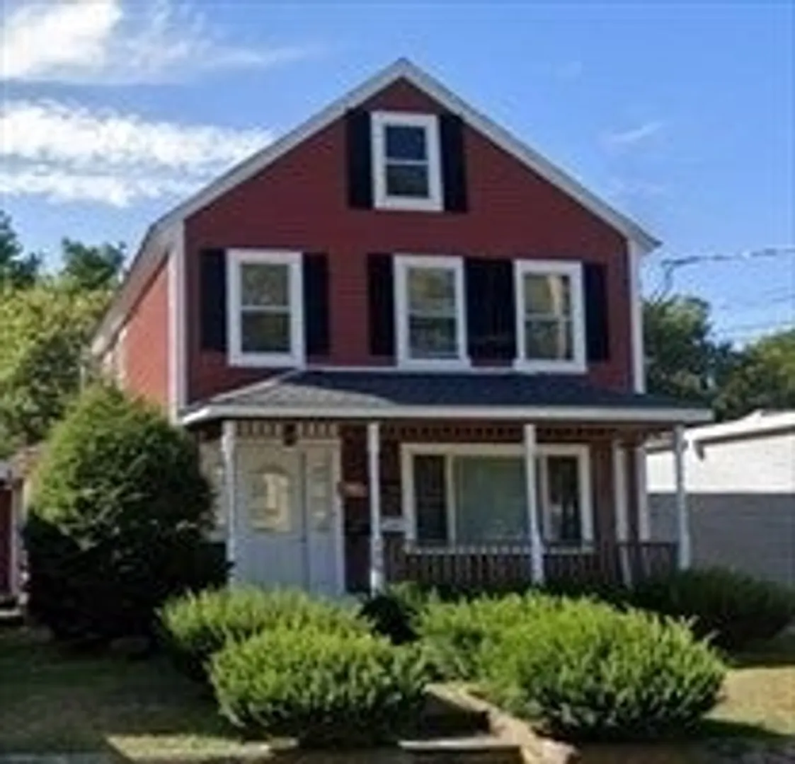 132 Park St  #4 Photo 3