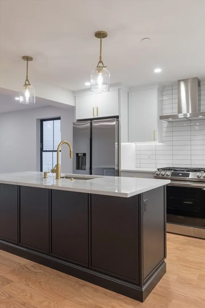 148 Falcon St #1 Photo 6