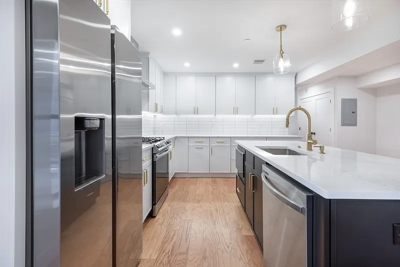 148 Falcon St #1 Photo 3