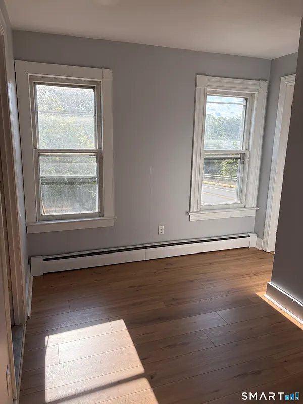 323 Saybrook Road Photo 8