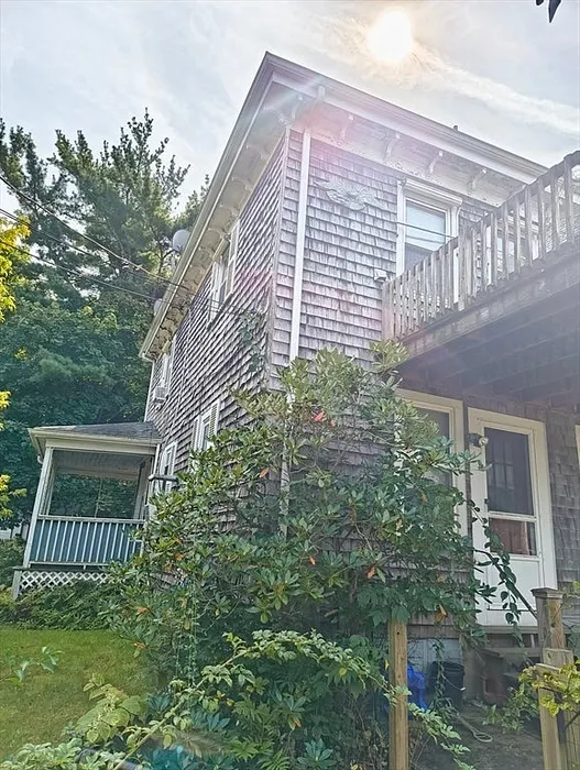 140 Main St Photo 3
