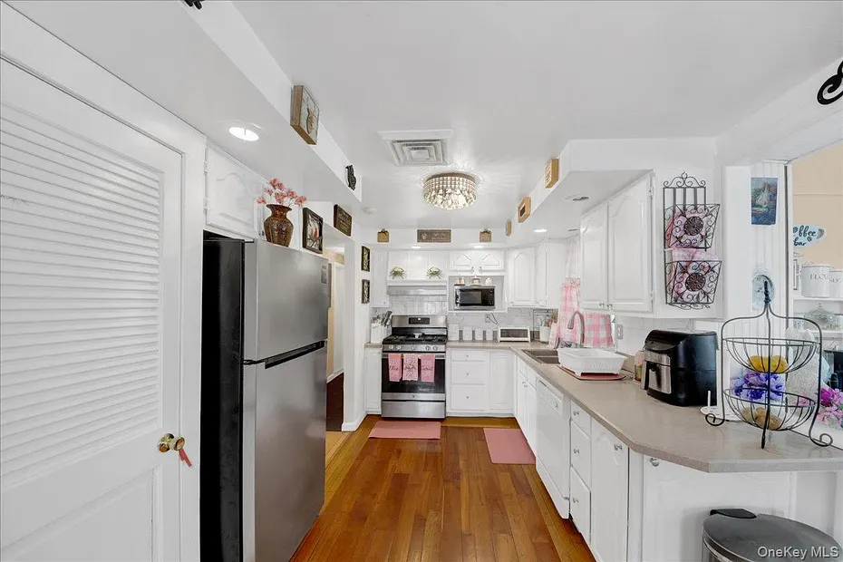5 Rowell Lane Photo 9