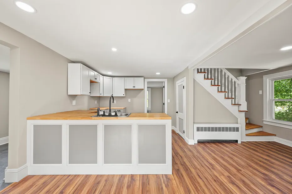 26 Davis St Photo 3