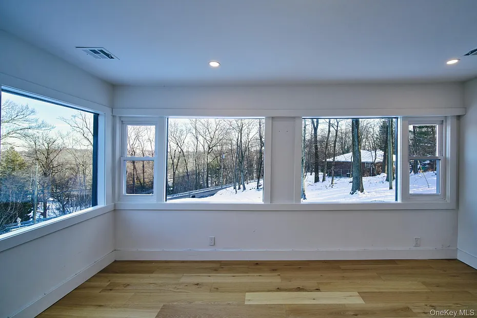 189 Mcnamara Road Photo 17