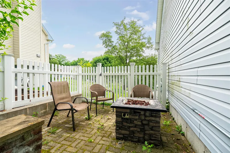 18 Jenkins Court Photo 37