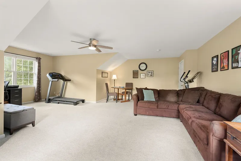 75 Hillcrest Circle Photo 32