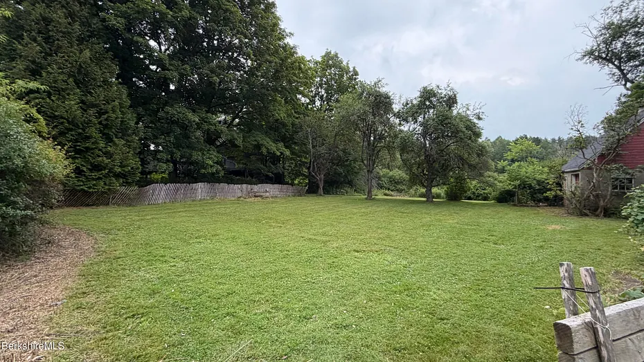 674 Mohawk Trail Photo 9
