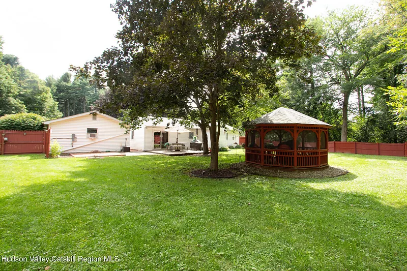 75 Oak Leaf Drive Photo 3