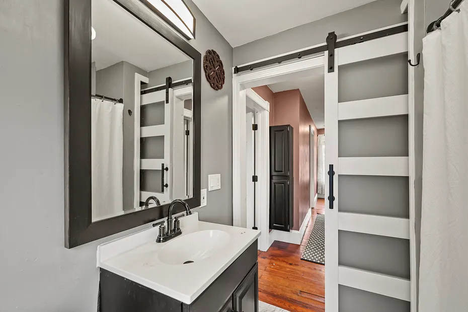 25 Calumet St Photo 35