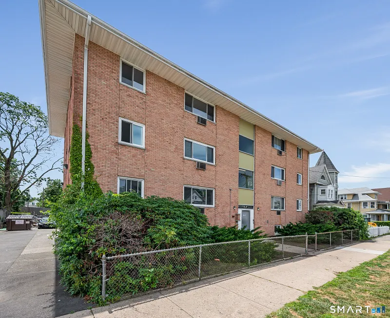 1795 North Avenue Photo 4