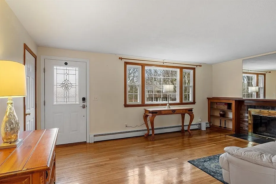 33 Eastview Road Photo 6